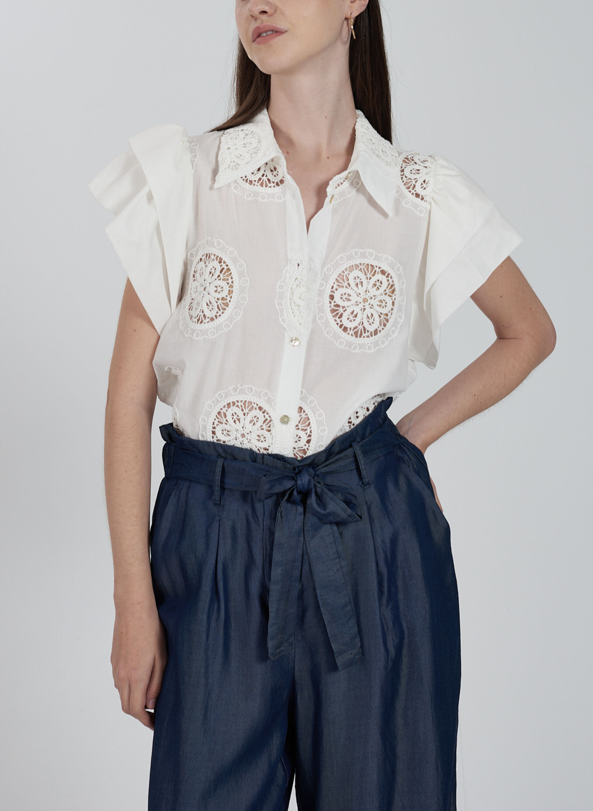 CAMICIA IN MUSSOLA RICAMATA