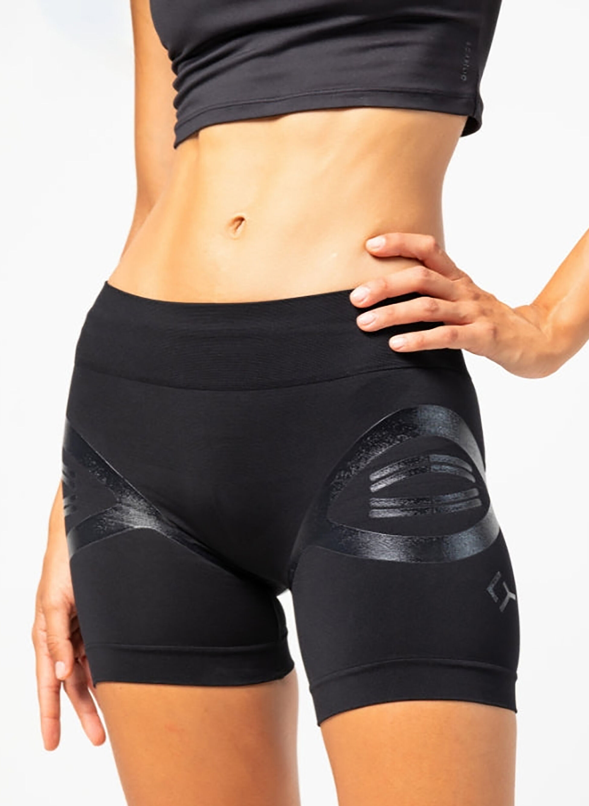 SHORT PERFORMER