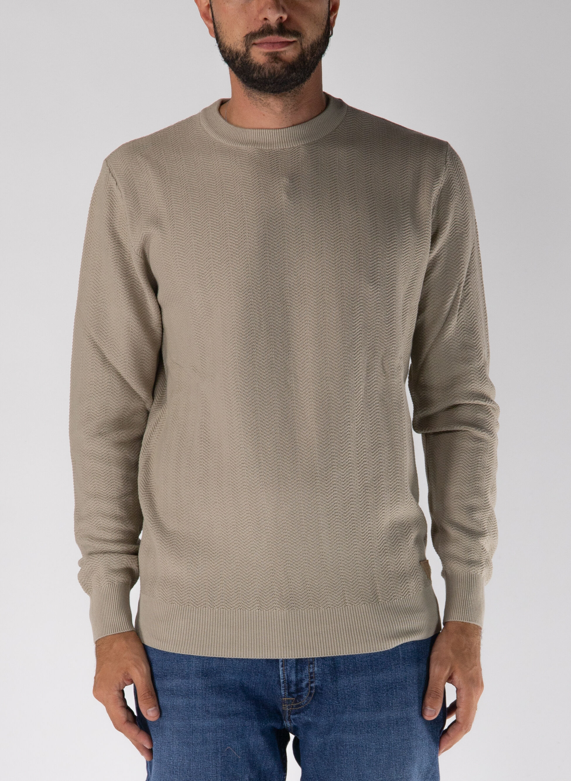 MAGLIONE GIROCOLLO CON TRAMA A SPINA DI PESCE