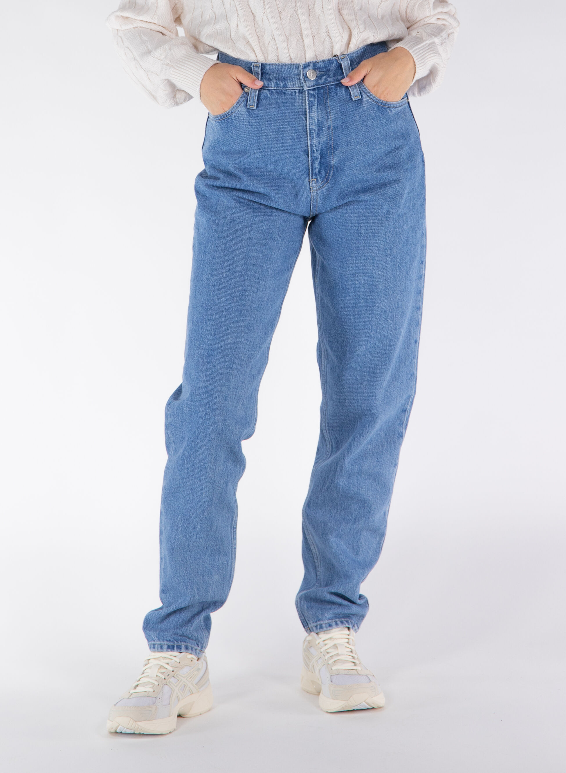 JEANS MOM